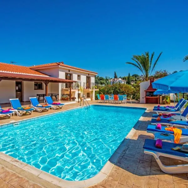 Androniki Luxury Villa Sea Views Pool BBQ WiFi A/C, ξενοδοχείο στην Πόλη Χρυσοχούς