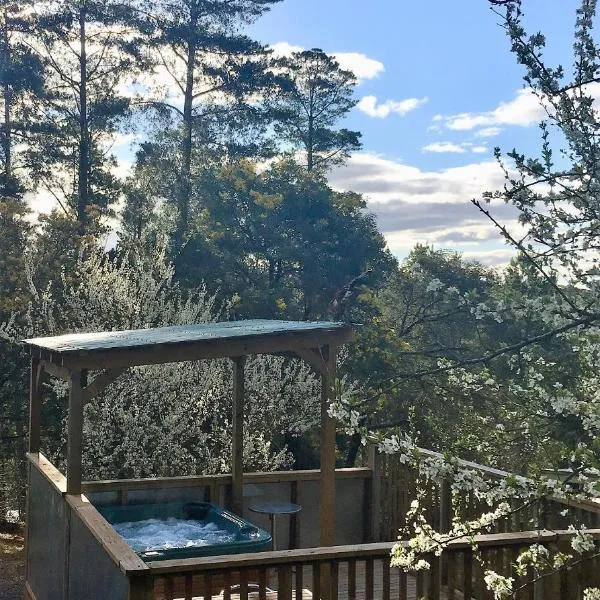 Sutton Spring Art Retreats, hótel í Daylesford