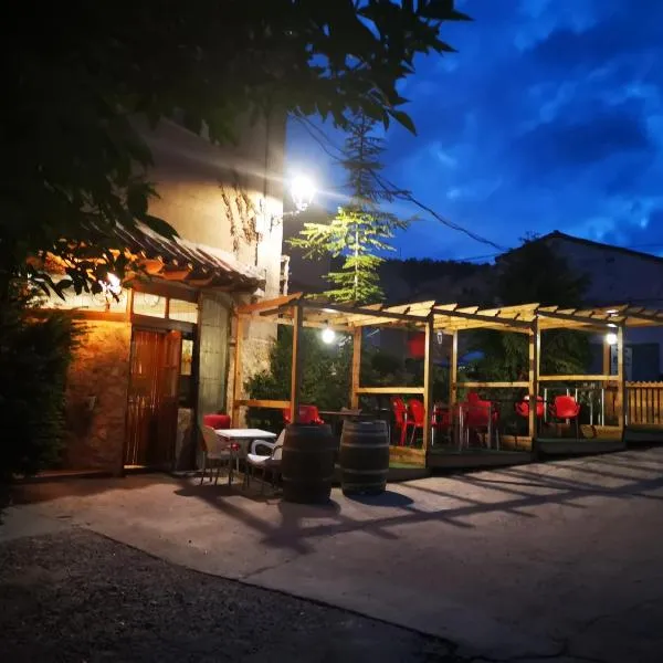 Hospedaje Rural Casa Parri, hotel Poveda de la Sierrában