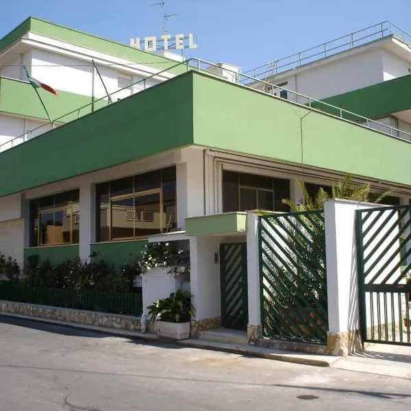 Hotel Esperia, hotel em Sammichele di Bari