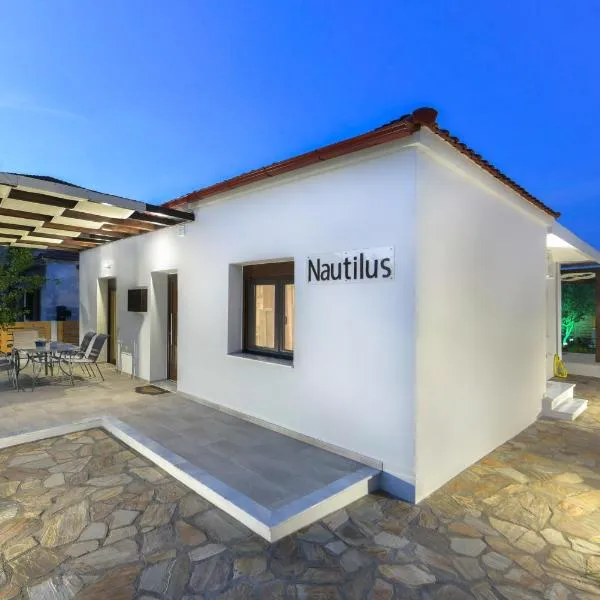 Νautilus luxury apartments, хотел в Йерисос