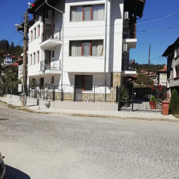 Iceberg, hotel a Tryavna