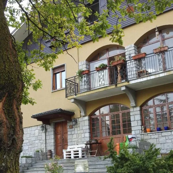Appartamenti La Menaresta quiet & relax near Bellagio, hotel v destinaci Magreglio