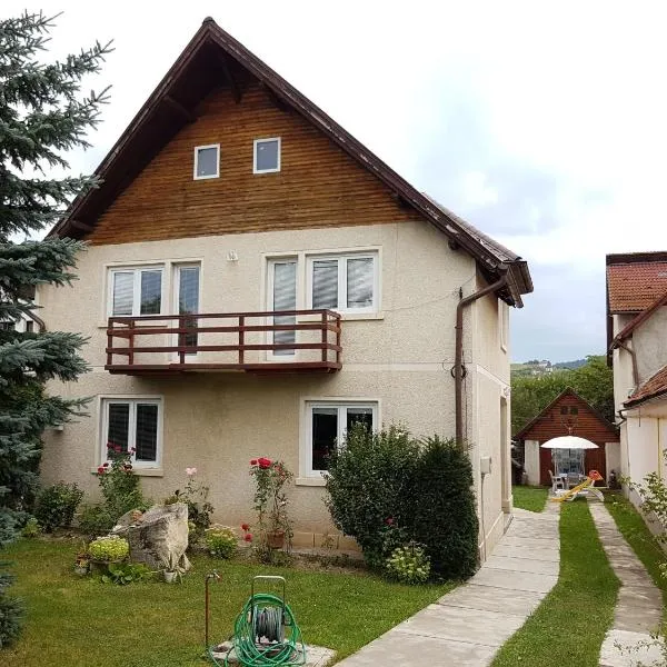 Casa Bunicilor, hotel en Colonia Şase Martie