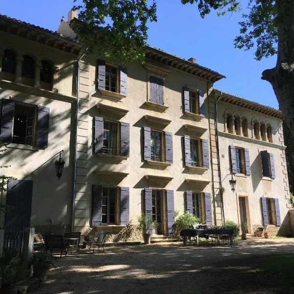 Fontclaire en Provence、Sainte-Cécile-les-Vignesのホテル