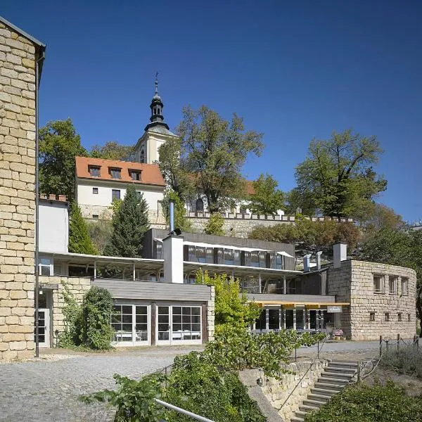 Hotel La Romantica, hotel in Luštěnice