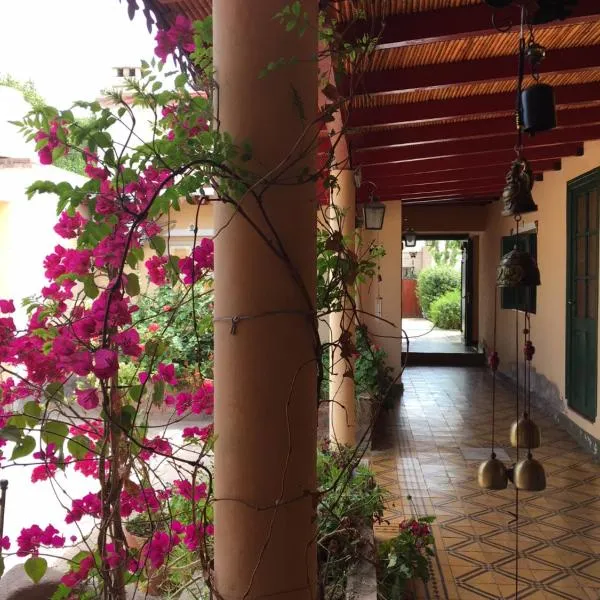 Posada Doña Emilia Amarfil, hotel di Albardón