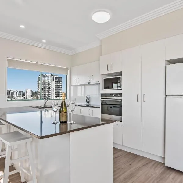 Sunshine Towers Boutique Apartments, hotel in Maroochydore