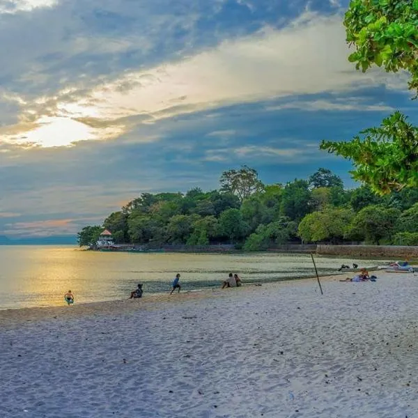 Hotel de la Plage, hotel di Kep