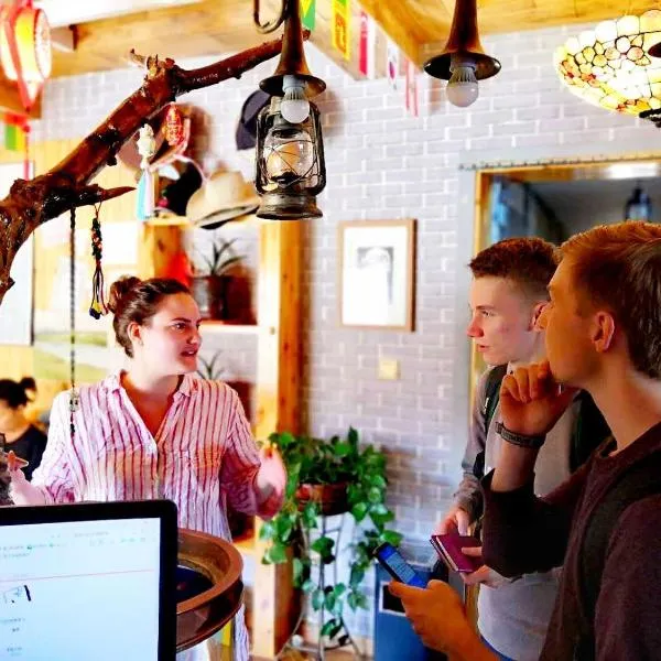 The Silk Road Travelers Hostel, hotel v destinaci Čang-jie