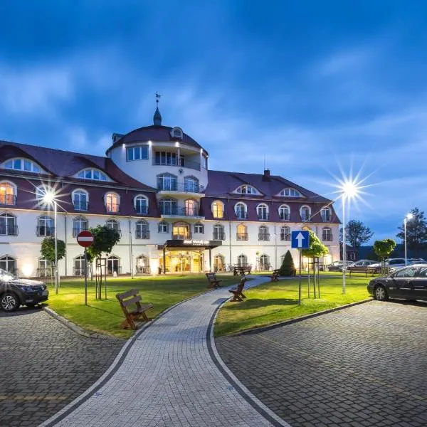 Hotel Woiński Spa، فندق في لوبنيفيتسا