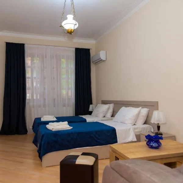 Holiday Rooms, hotel i Gldani