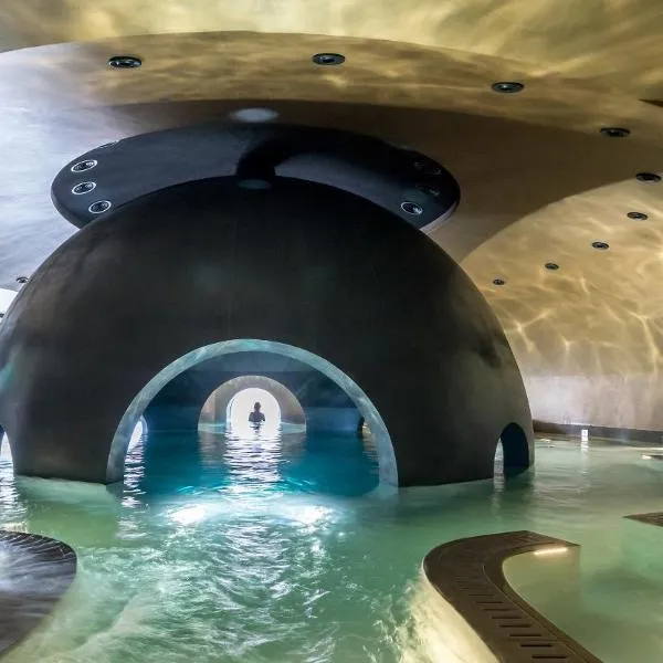 Euphoria Retreat - A Holistic Wellbeing Destination Spa, hotel v destinaci Mystras