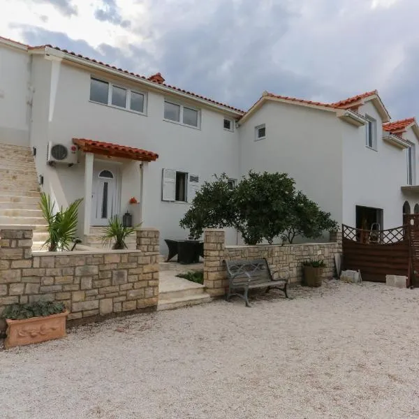 Apartment Star, hotel in Supetar