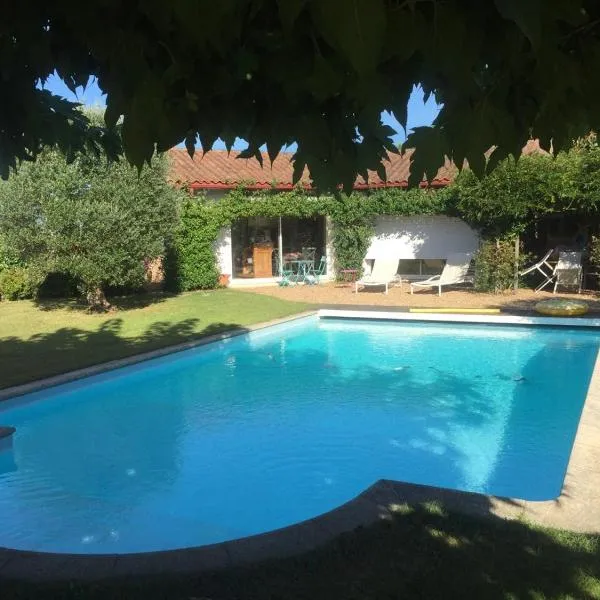 Monic, hotel in Souraïde