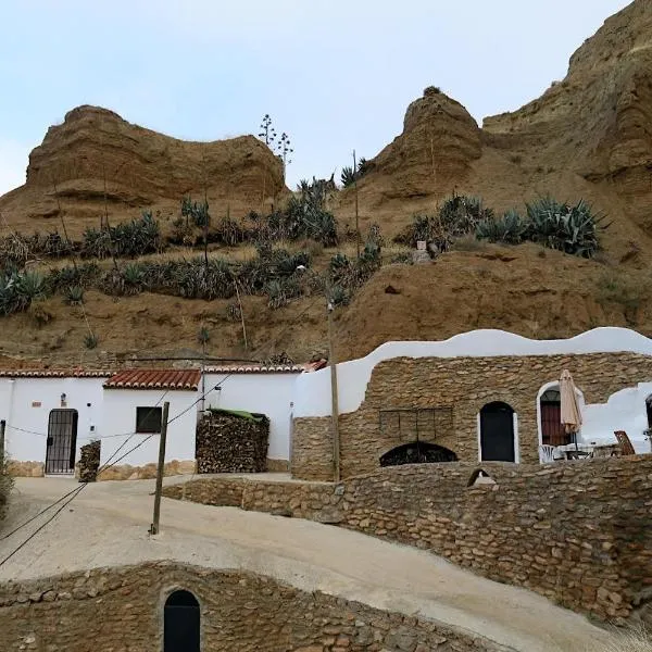 Cueva Solano, hotel in Gorafe