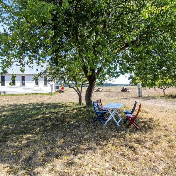 Historic Officer's Farmhouse at OLF, hotel in Coupeville