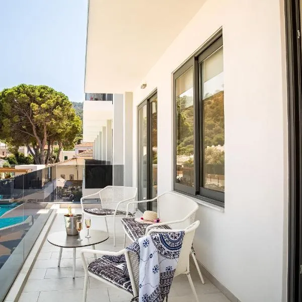 Samian Mare Hotel, Suites & Spa, hotel in Karlovasi