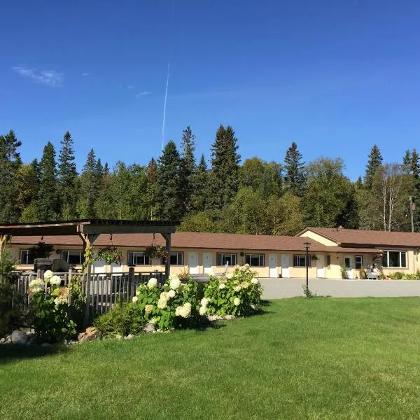 Parkway Motel, hotel in Wawa