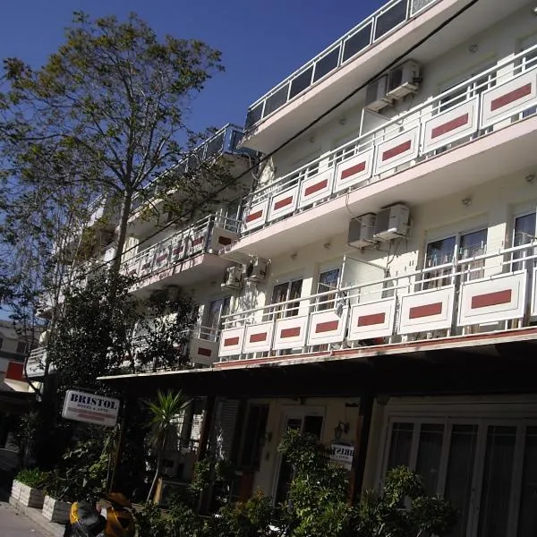 Bristol Apartments, hotel Koszban