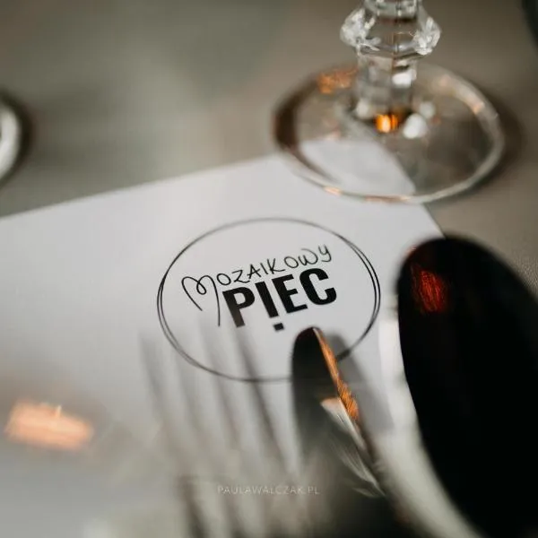 Mozaikowy Piec, hotel v destinaci Ślesin