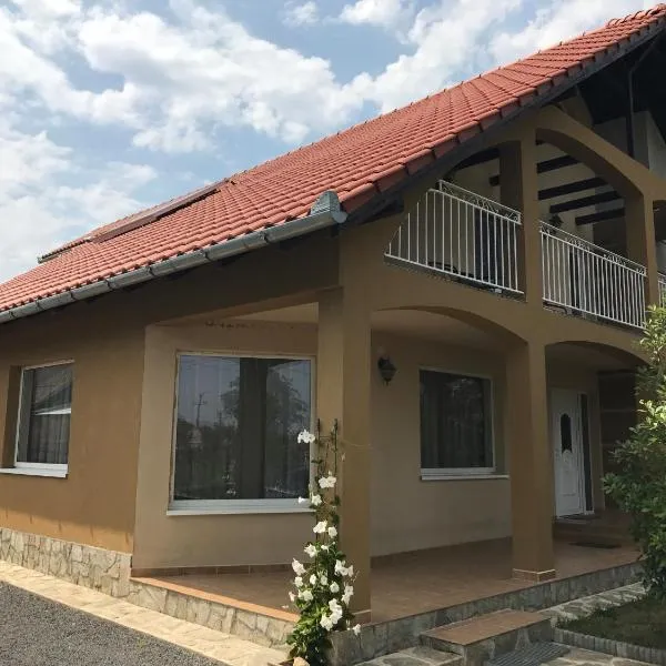 Pensiunea Igazland *** โรงแรมในDumbrava