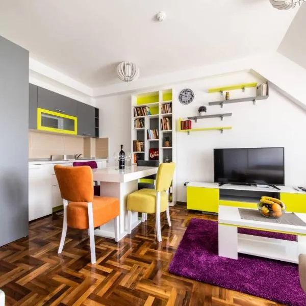 Apartman Biblioteka Čardaka 10/61, ξενοδοχείο σε Lisina