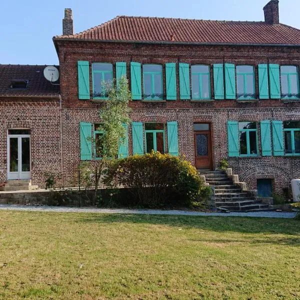 Les Chambres du Relais, hotel in Saint-Hilaire-Cottes