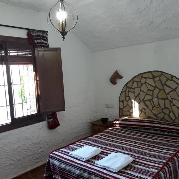 Cuevas Lourdes, hotel em Benamaurel