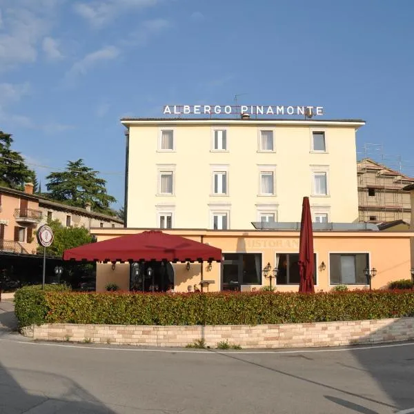 Hotel Pinamonte – hotel w mieście Costermano