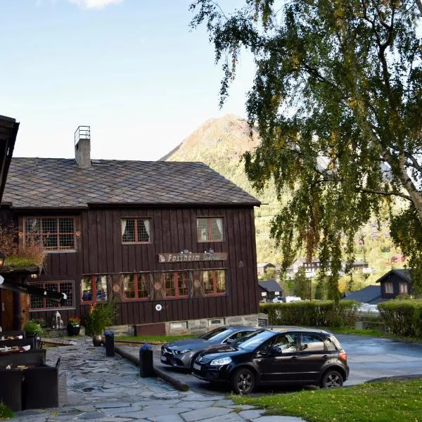 Fossheim Hotel Lom, hotel in Boverdalen