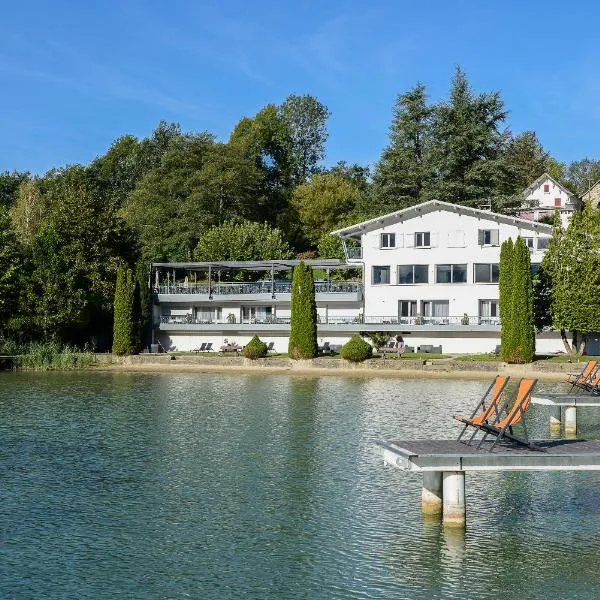 Novalaise Plage, hotel in Attignat-Oncin