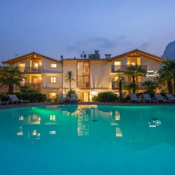 4 Limoni Apartment Resort, hotel a Riva del Garda