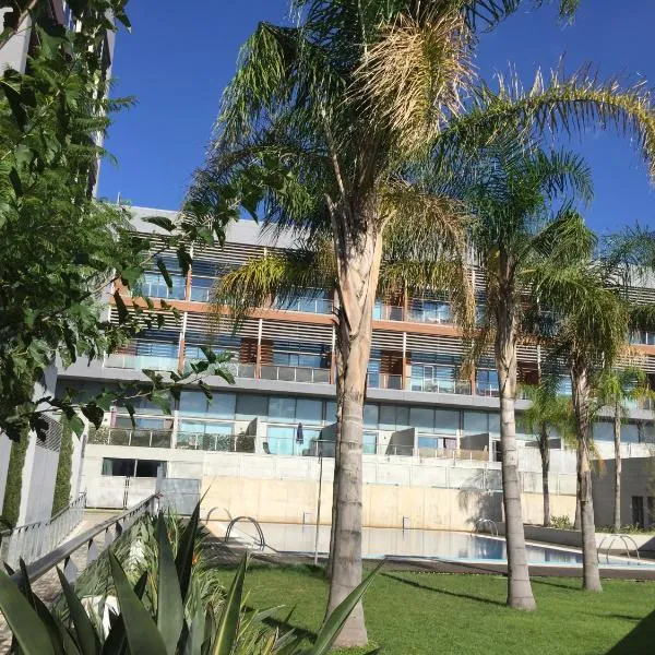 Loft with terrace 24m2, swimming pool and garage, hotel u gradu 'Chirivella'