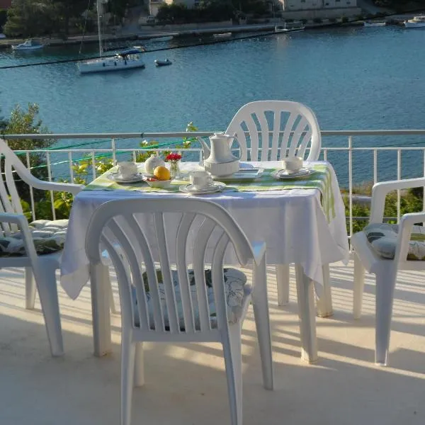 Adrian's Apartments & Winery, hotel v destinaci Lumbarda