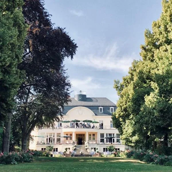 Hotel Schloss Teutschenthal, hotel in Salzatal