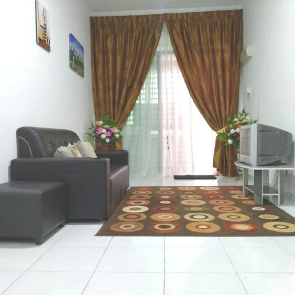 Wany Homestay Free Wifi And Astro NJOI, hotel in Kampong Jerong