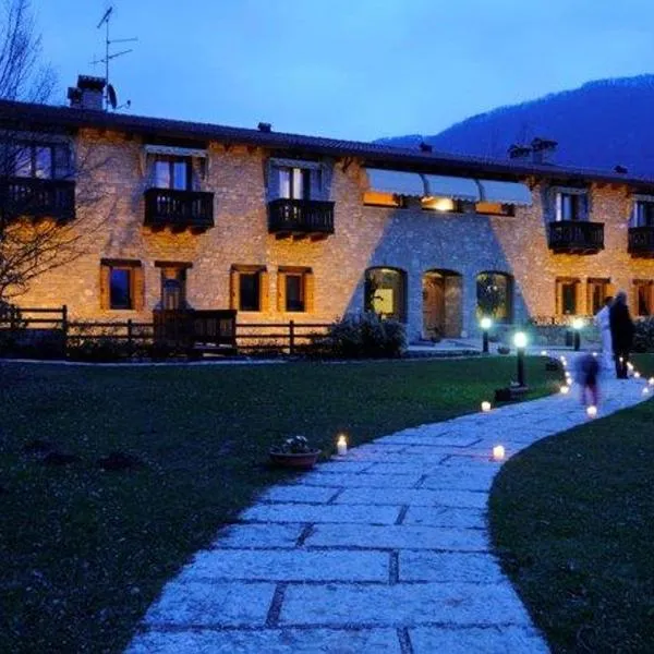 Ai Cadelach Hotel Giulia, hotell i Revine Lago