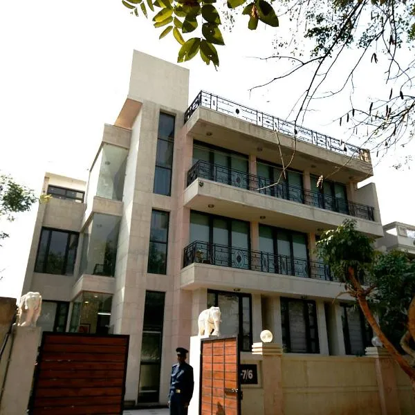 Ahuja Residency Parklane, Gurgaon, hotel in Mahrauli