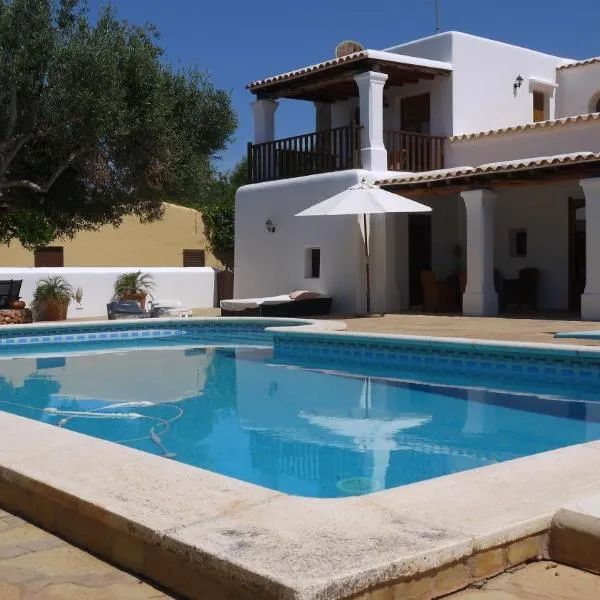 Can Gat, hotel a Sant Carles de Peralta