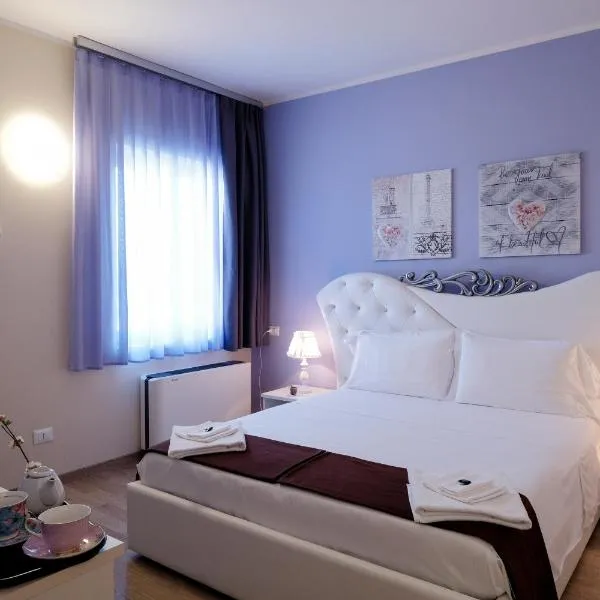 Albergo Trattoria Italia, hotel v destinácii Desenzano del Garda