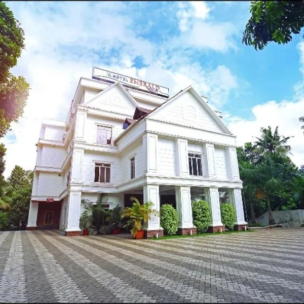 Hotel Emerald Regency, hotel in Changanācheri