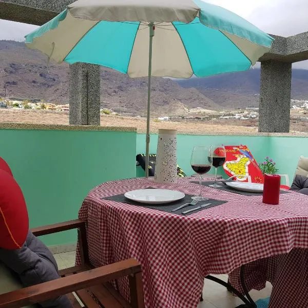 칸델라리아에 위치한 호텔 THE HAPPINESS PENTHOUSE Dream Holiday at 100m Beach!