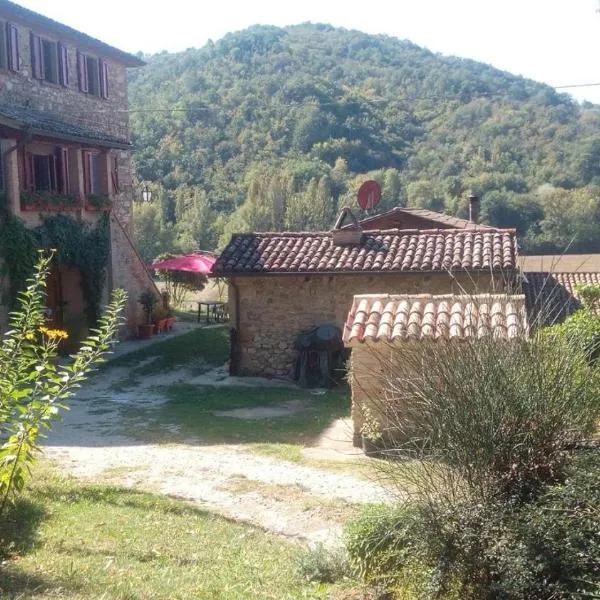 Tana del Tasso, hotel in Lugnano