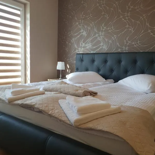 Hotel Pod Strzechą, hotel v destinaci Kielce