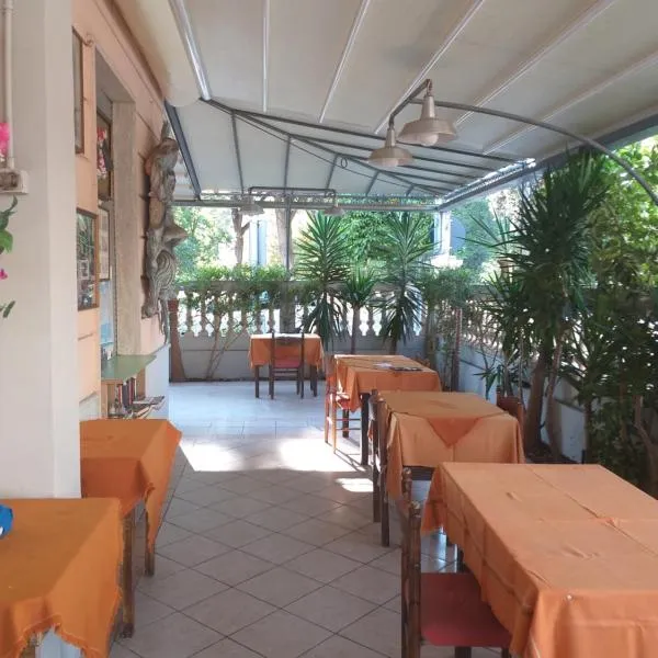 Hotel kim, hotel em Viareggio