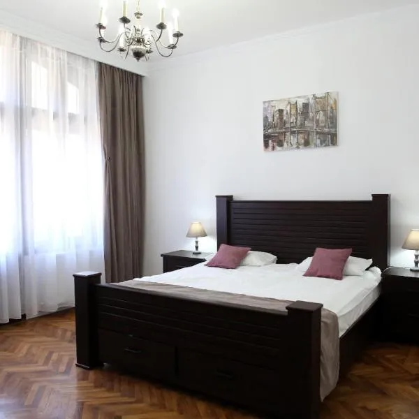 Aleea Teilor, hotel v destinaci Cimpulung