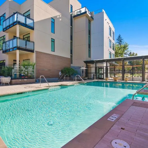 Global Luxury Suites at Downtown Mountain View, khách sạn ở Mountain View