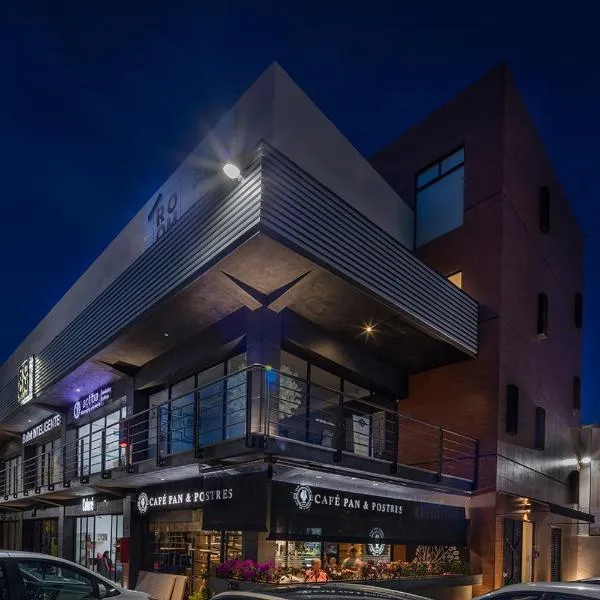 ROOM Hotel & Suites, hotel en Puebla