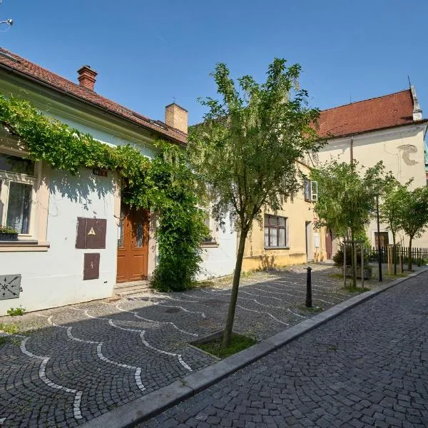 Krejčovství, hotel in Obříství